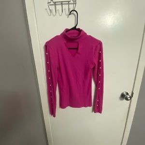 Pink knitwear pearl on arms